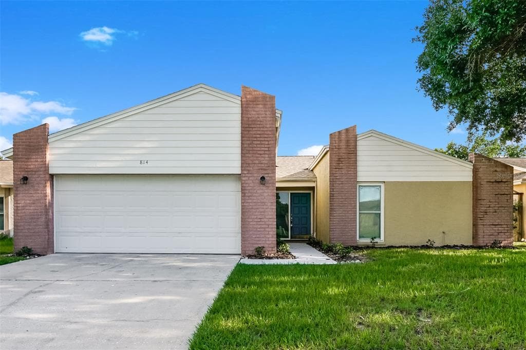 814 SETTLERS ROAD TAMPA, FL 33613