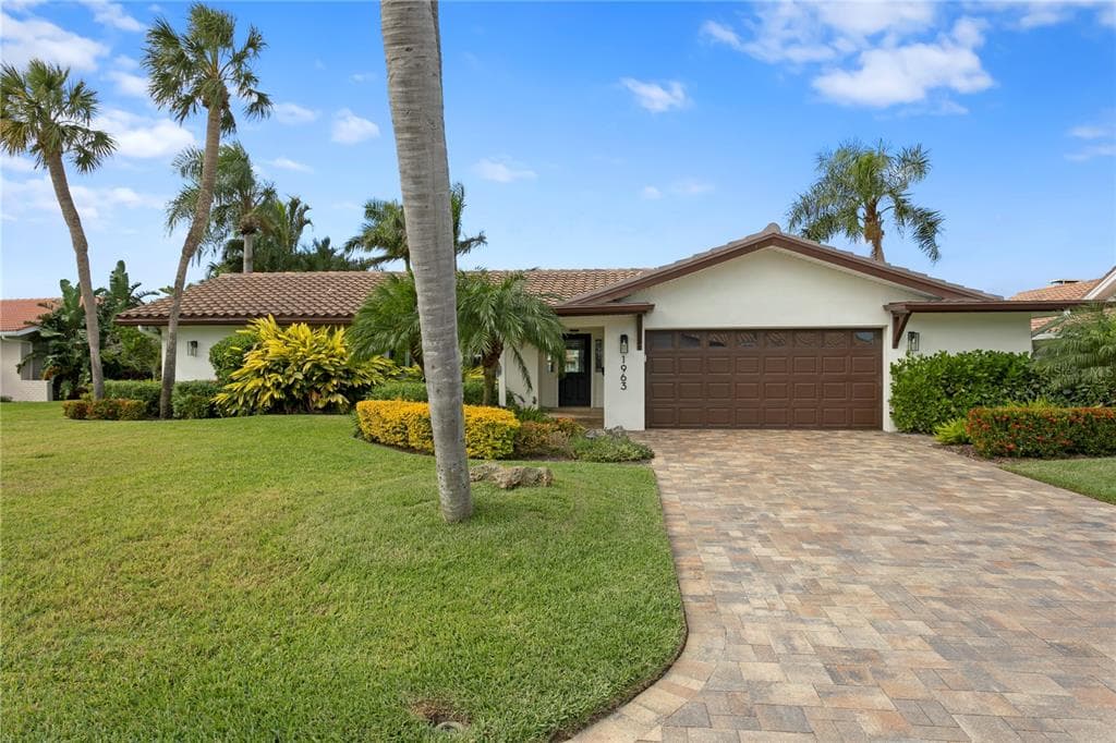 1963 KANSAS AVENUE NE ST PETERSBURG, FL 33703