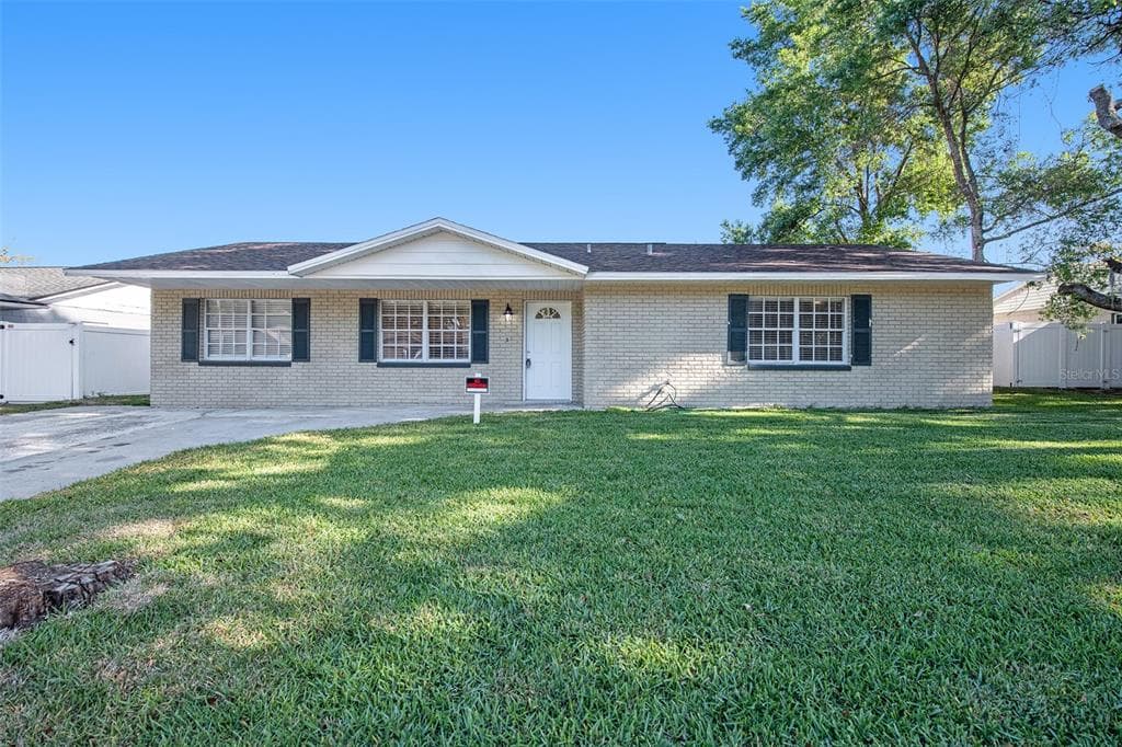 1423 OAK VALLEY DRIVE SEFFNER, FL 33584