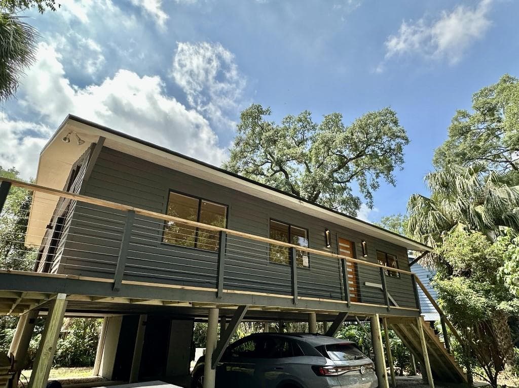 43 HAMILTON HEATH DRIVE TAMPA, FL 33604