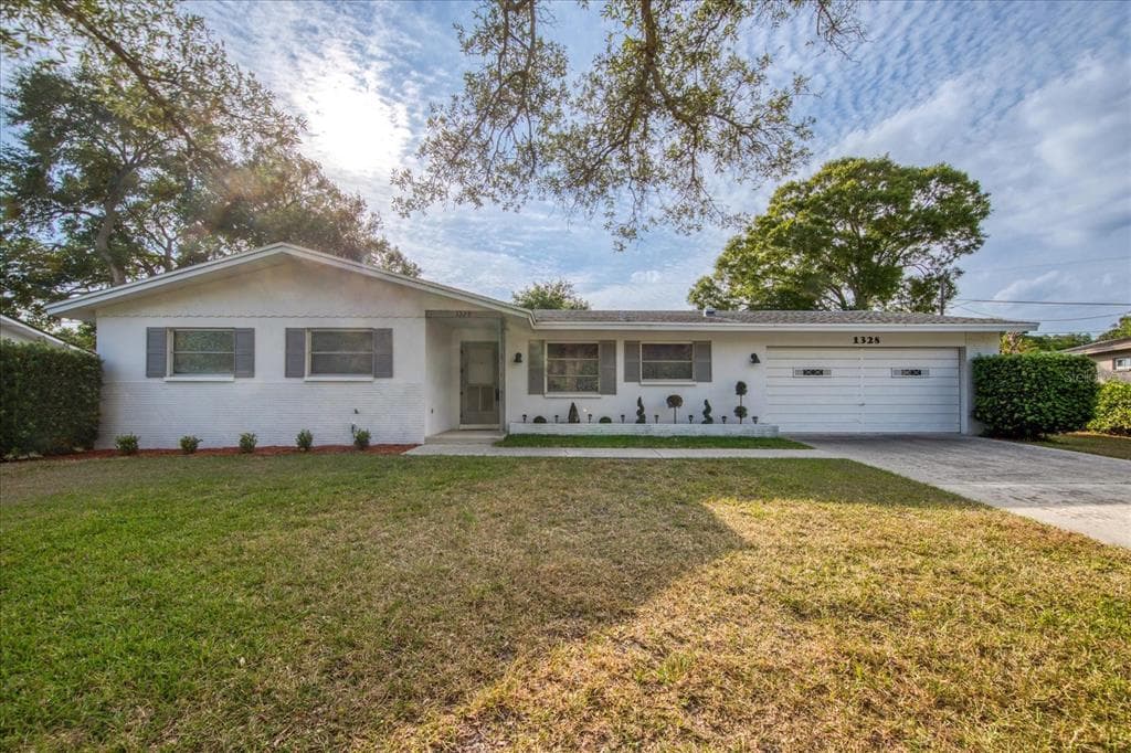 1328 RANCHWOOD DRIVE CLEARWATER, FL 33764