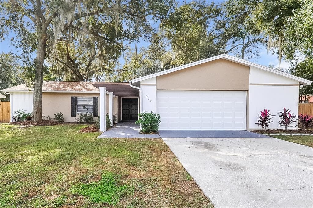 537 SANDY CREEK DRIVE BRANDON, FL 33511