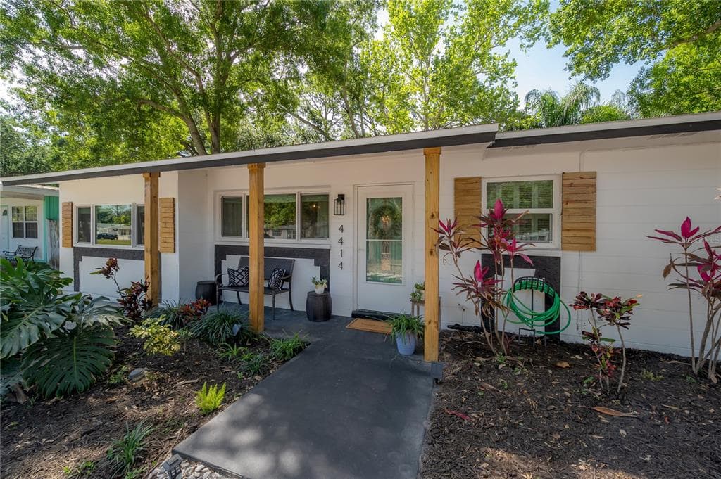 4414 W WISCONSIN AVENUE TAMPA, FL 33616