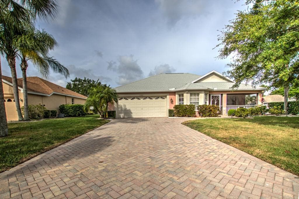 2301 LYNDHURST DRIVE SUN CITY CENTER, FL 33573