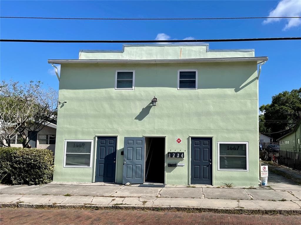 1667 28TH AVENUE N UNIT 4 ST PETERSBURG, FL 33713