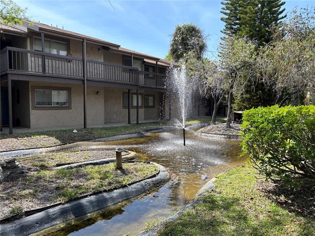 6344 NEWTOWN CIRCLE UNIT 44A2 TAMPA, FL 33615