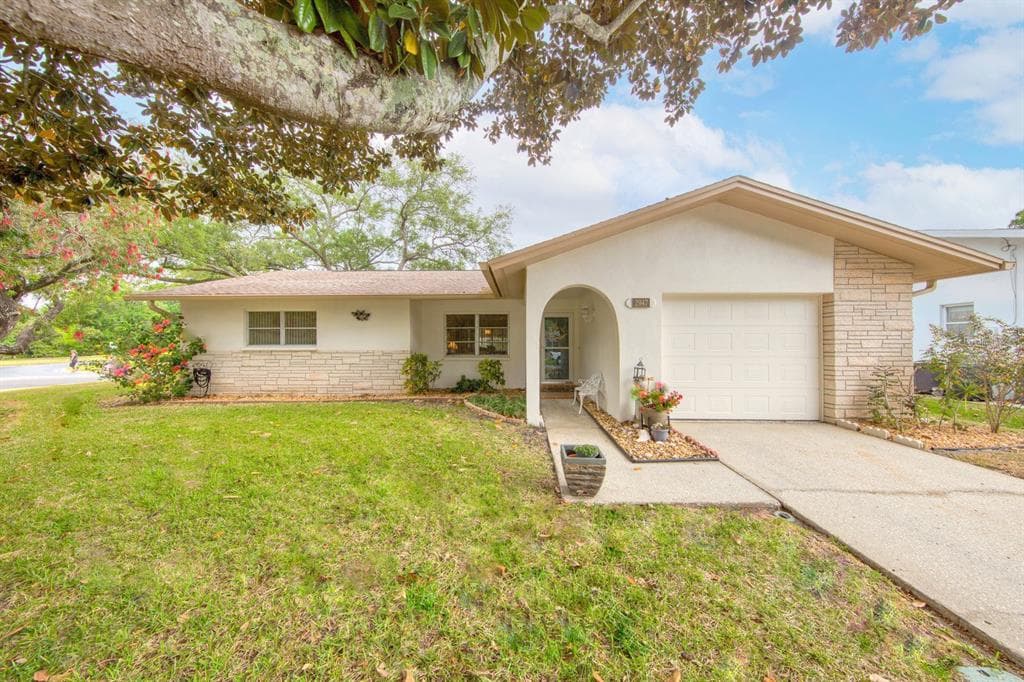 2947 BRIAR CLIFF DRIVE PALM HARBOR, FL 34684