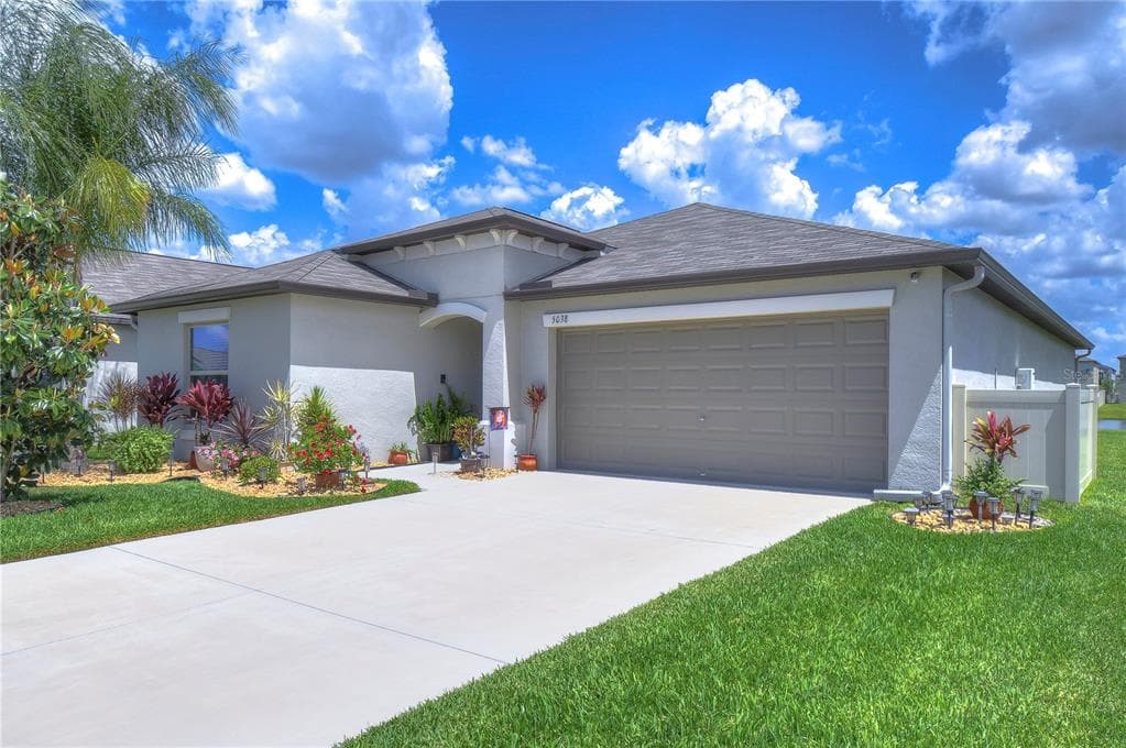 5038 WHITE CHICORY DRIVE APOLLO BEACH, FL 33572