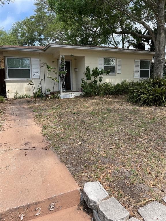 428 WOODLAWN AVENUE BELLEAIR, FL 33756