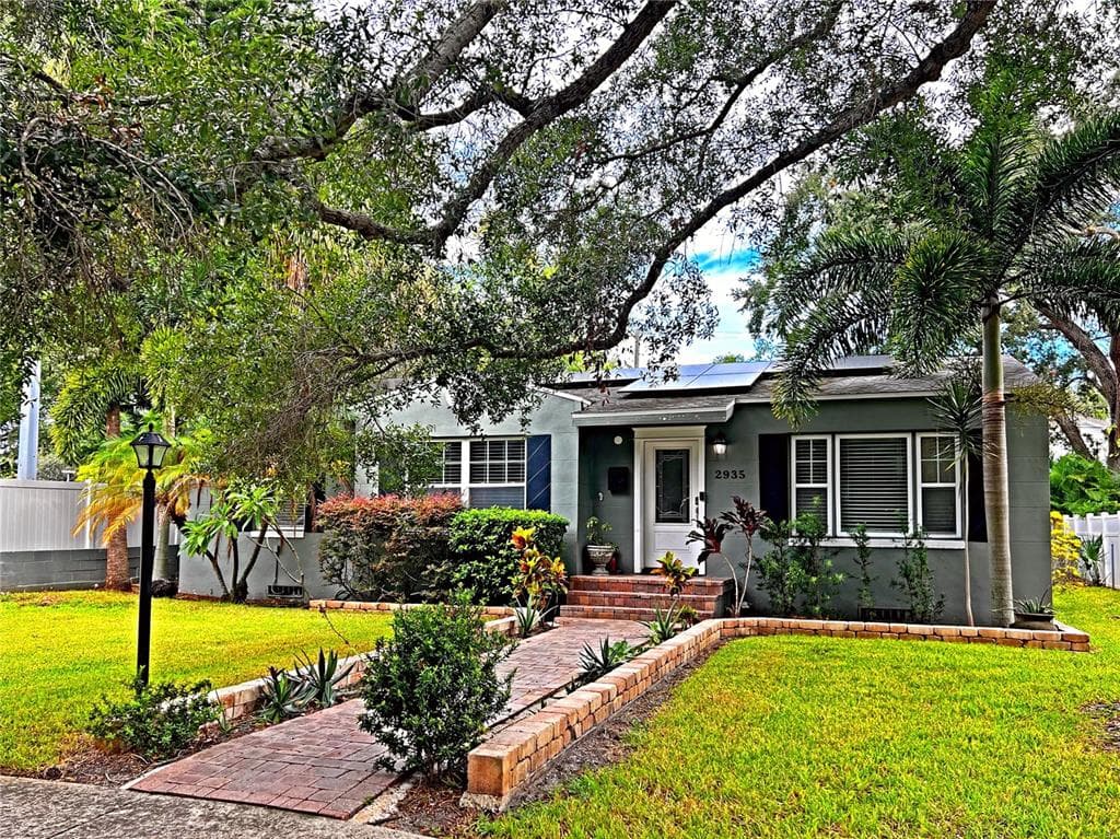 2935 W ALLINE AVENUE TAMPA, FL 33611