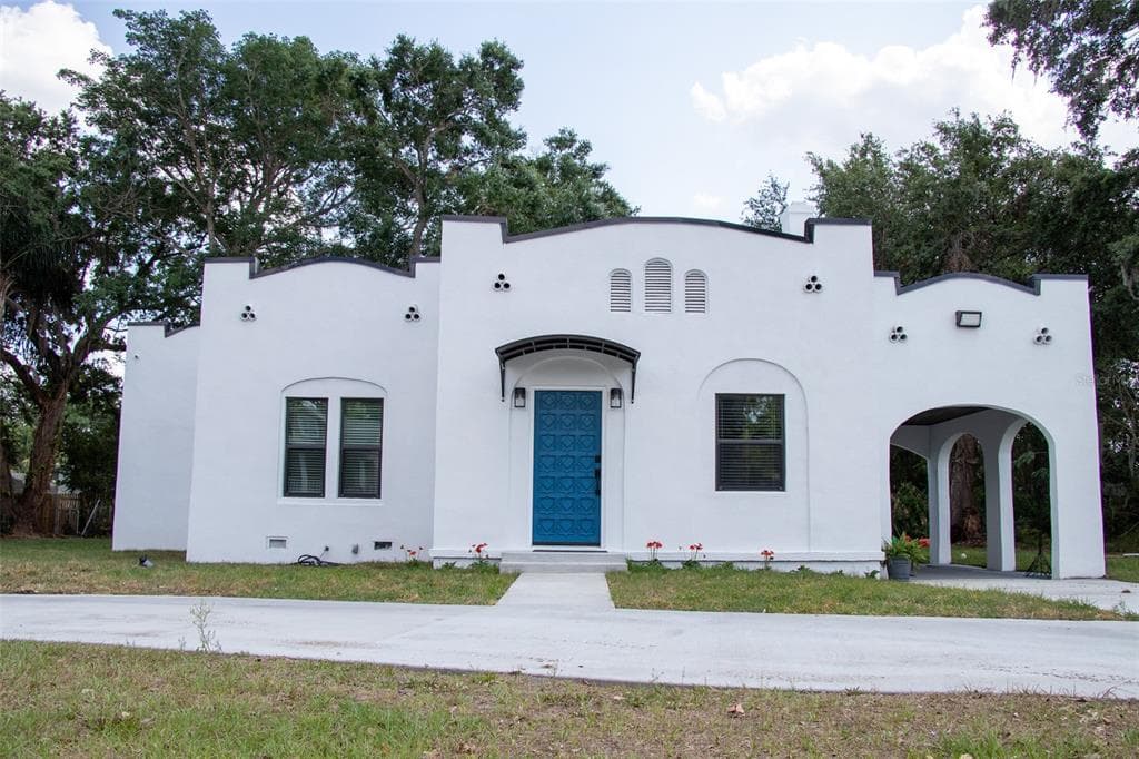 230 AVENUE K NE WINTER HAVEN, FL 33881