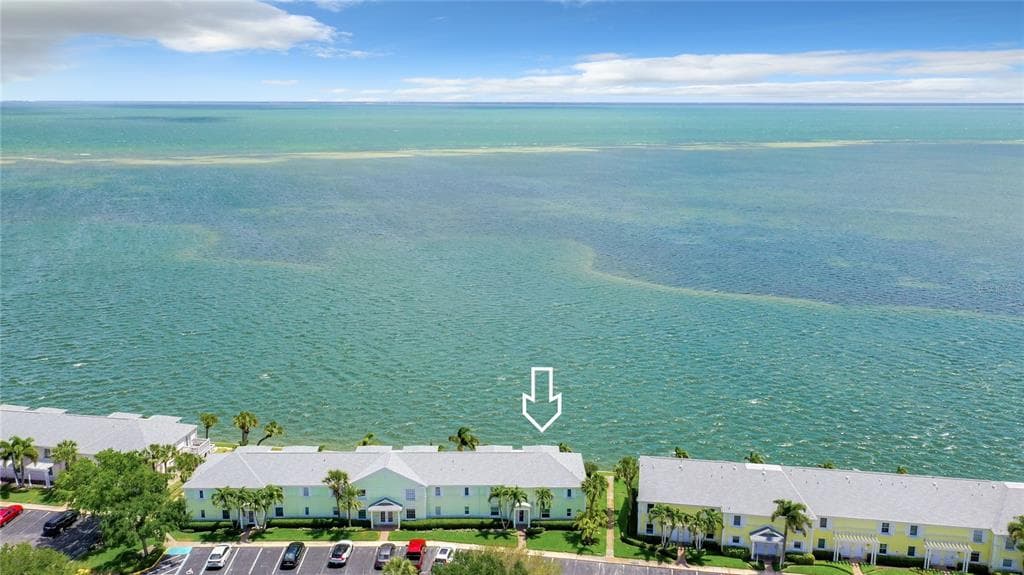 4890 COQUINA KEY DRIVE SE UNIT B ST PETERSBURG, FL 33705