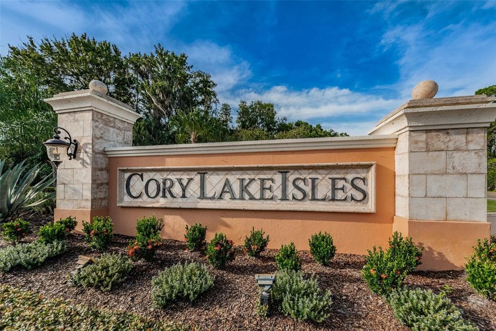 15208 ANTILLES ISLE LANE TAMPA, FL 33647