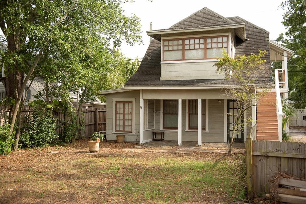 810 22ND AVENUE N ST PETERSBURG, FL 33704
