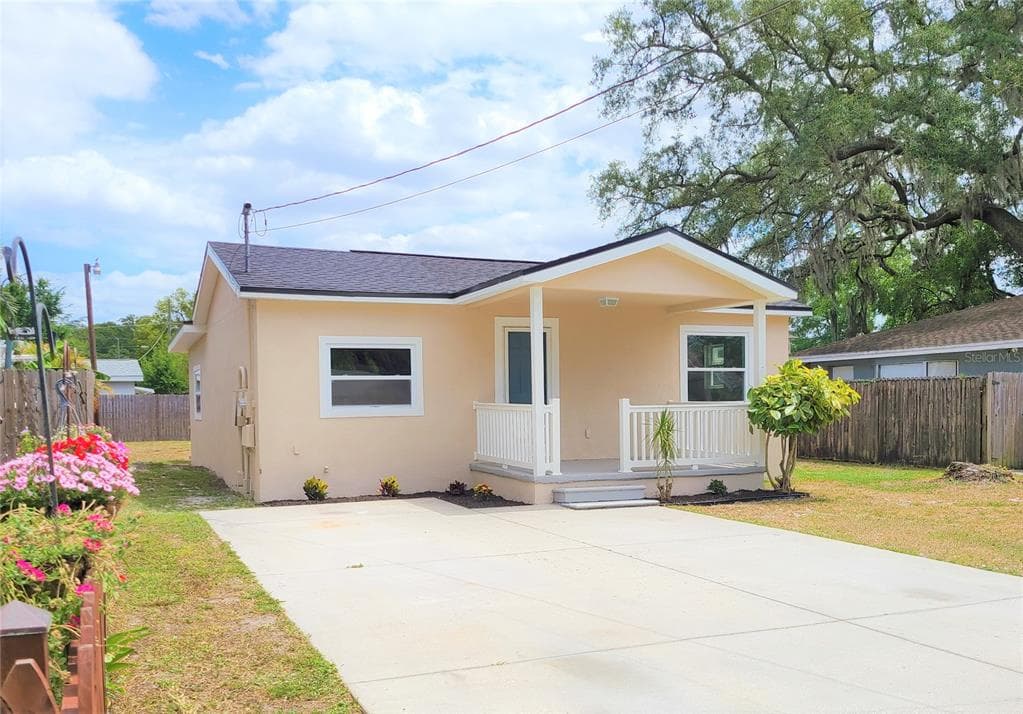8413 N DEXTER AVENUE TAMPA, FL 33604