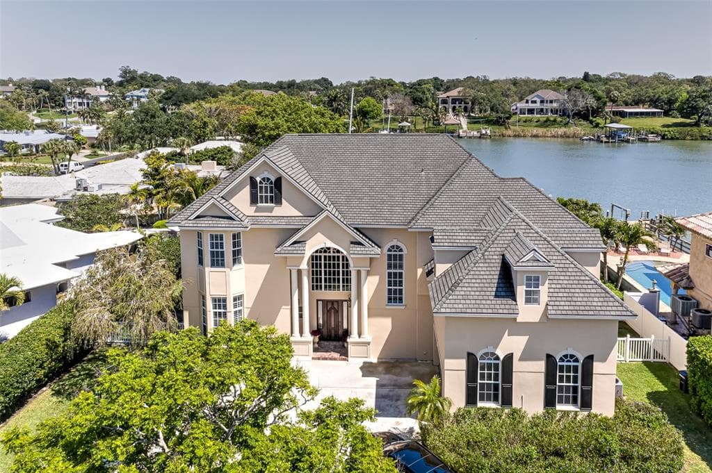 203 POINCIANA LANE