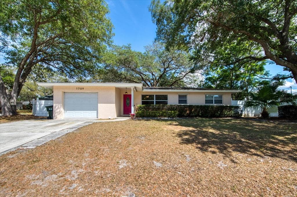 1709 EATON DRIVE NE CLEARWATER, FL 33756