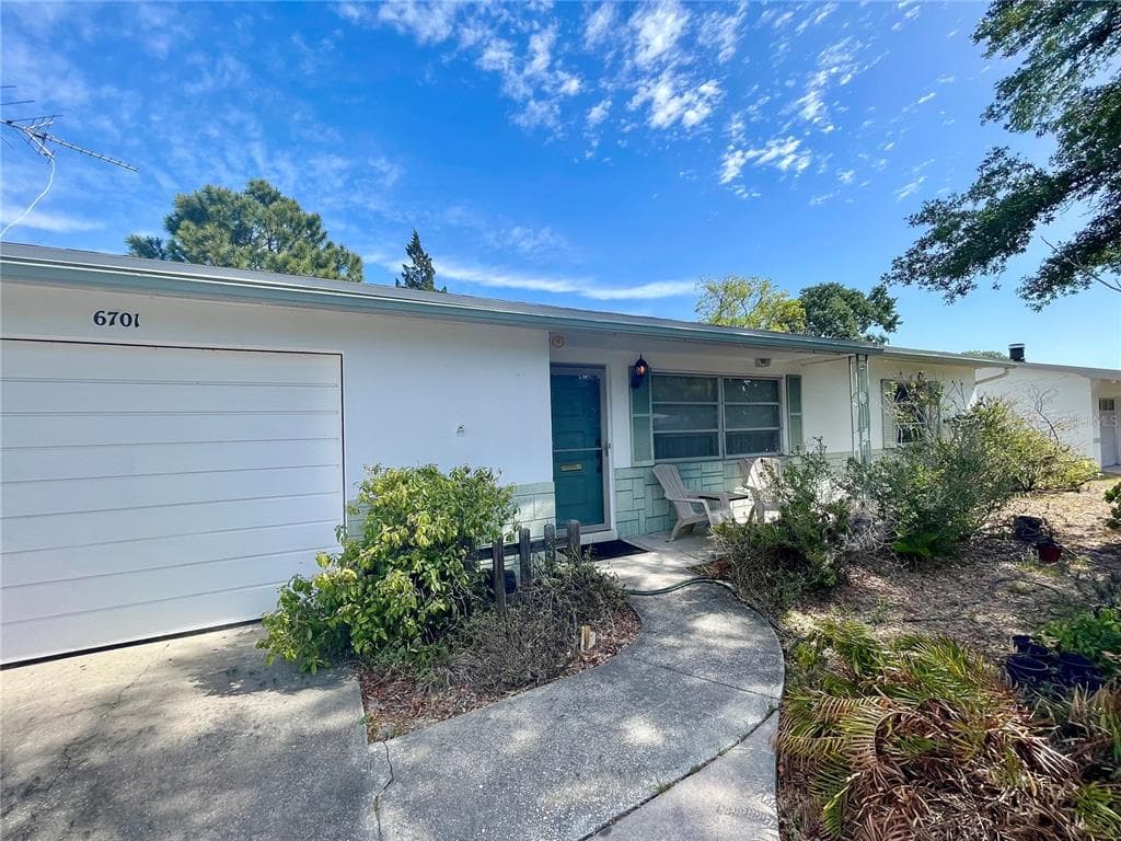 6701 31ST TERRACE N ST PETERSBURG, FL 33710