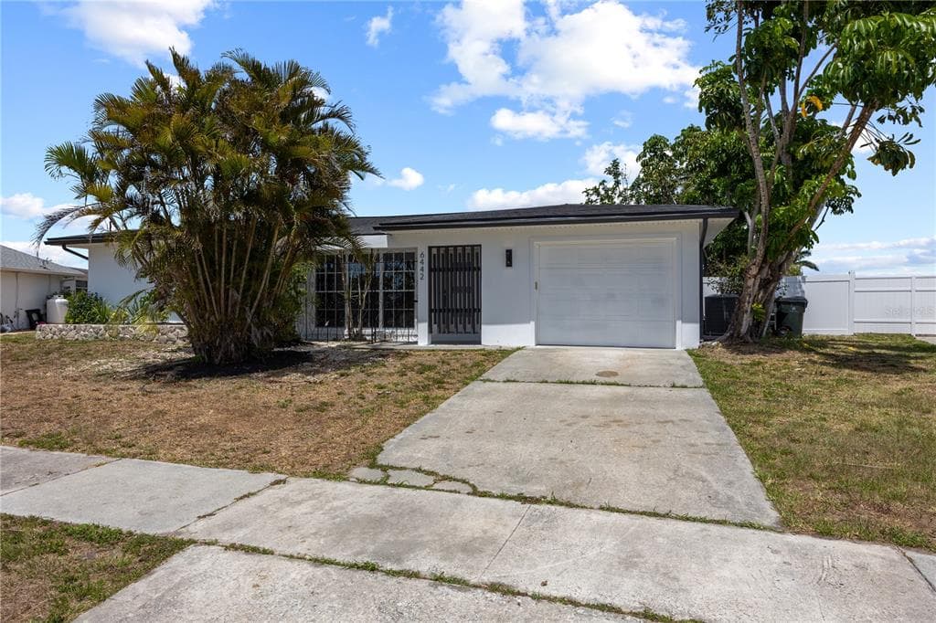 6442 FABIAN ROAD NORTH PORT, FL 34287