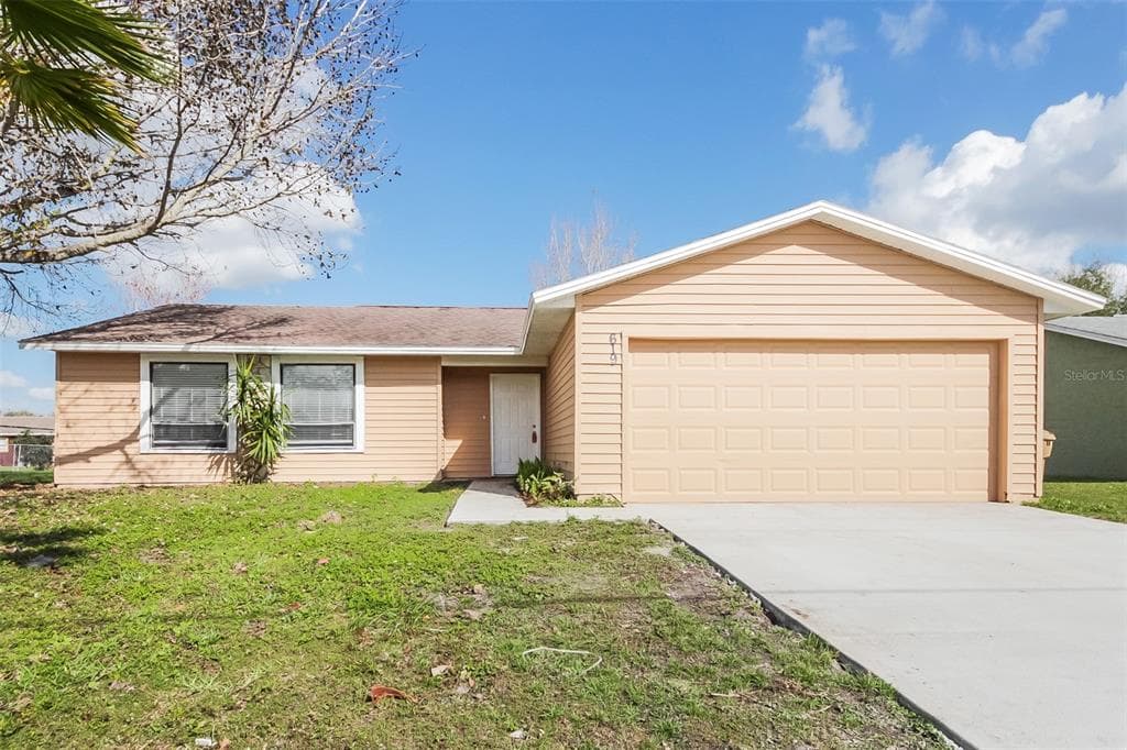 619 N DELMONTE COURT KISSIMMEE, FL 34758