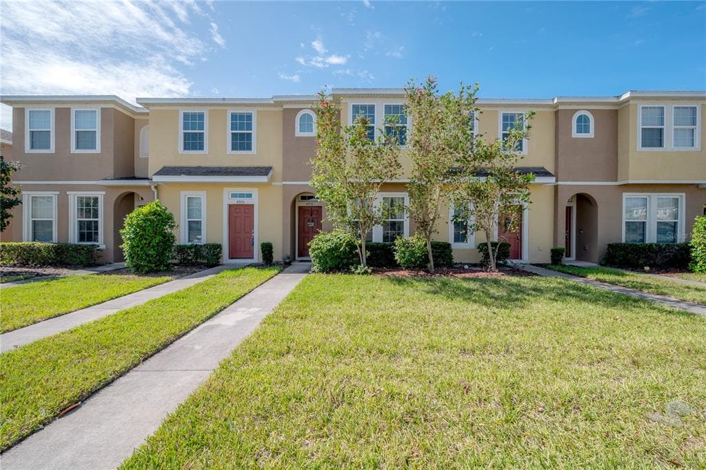 8933 WALNUT GABLE COURT UNIT 2B RIVERVIEW, FL 33578