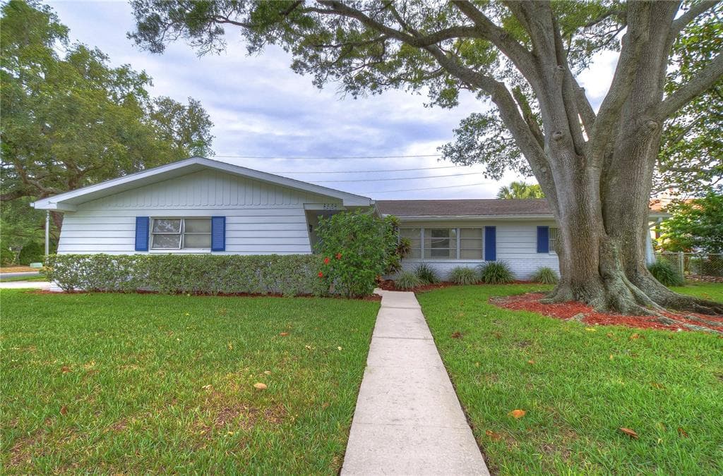 2220 HABERSHAM DRIVE CLEARWATER, FL 33764