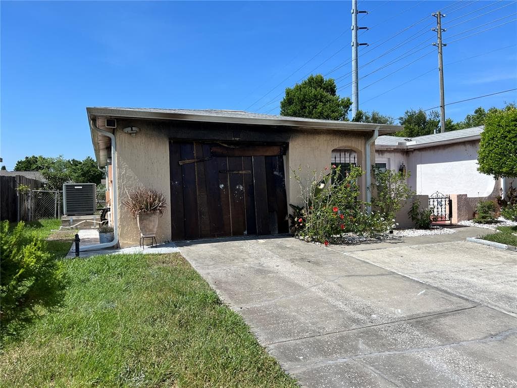 8101 HIXTON DRIVE PORT RICHEY, FL 34668