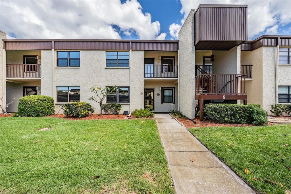 2400 WINDING CREEK BOULEVARD UNIT 9-103 CLEARWATER, FL 33761