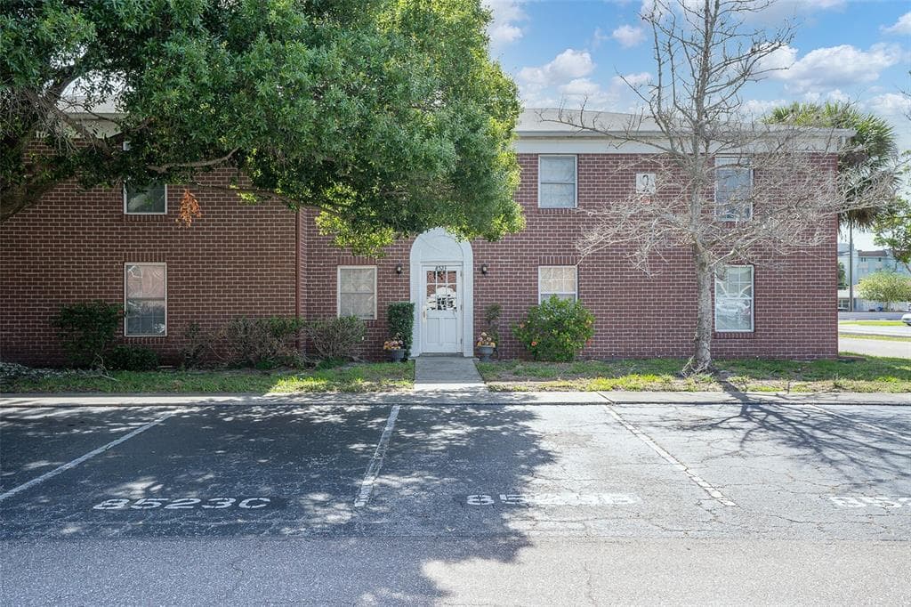 8523 10TH STREET N UNIT A ST PETERSBURG, FL 33702