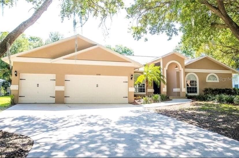 2208 WHITLOCK PLACE