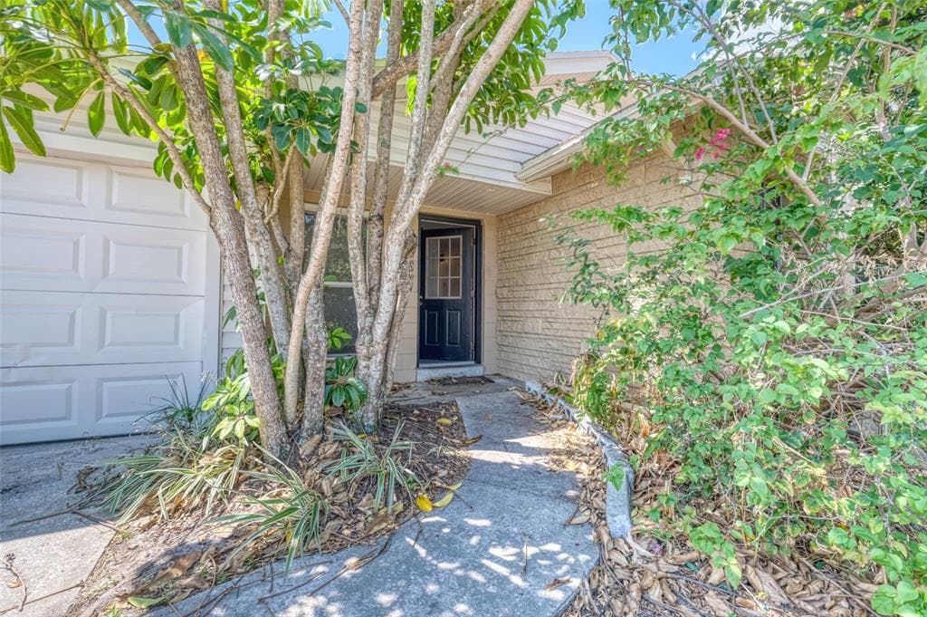 4522 W ROGERS AVENUE TAMPA, FL 33611