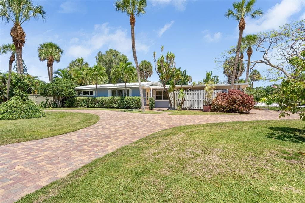 3903 BELLE VISTA DRIVE E ST PETE BEACH, FL 33706