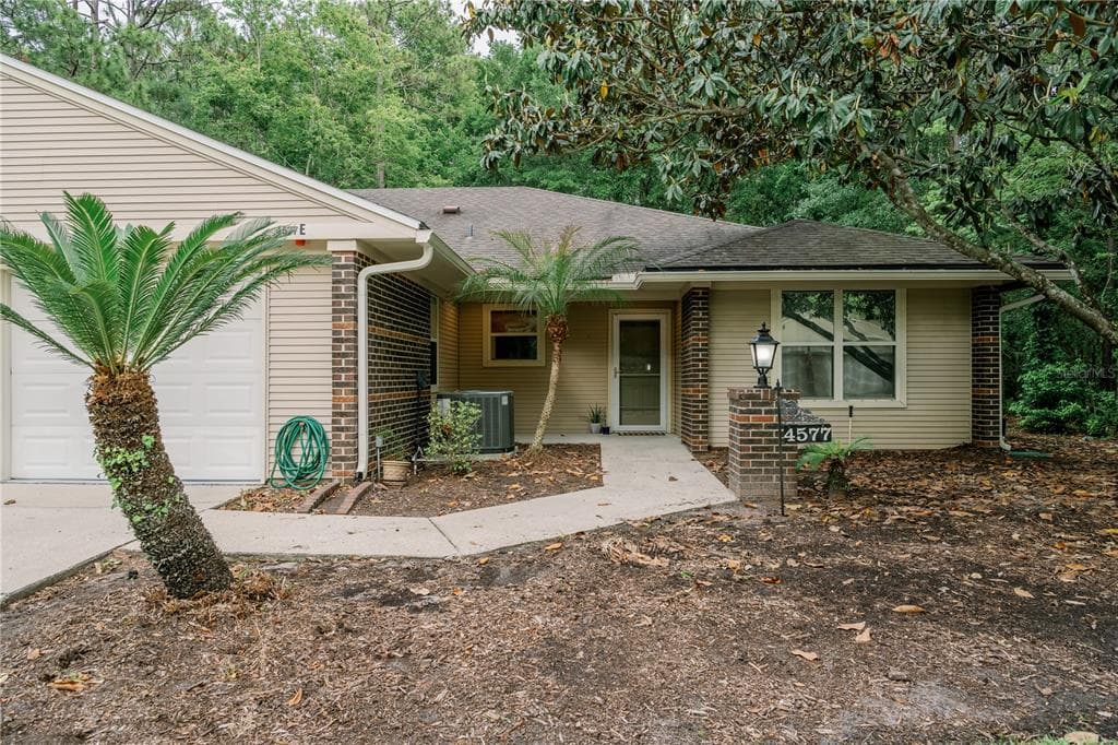 4577 MIDDLETON PARK CIRCLE E JACKSONVILLE, FL 32224