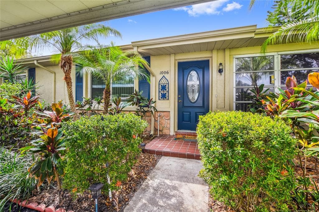 1006 HAILSHAM CIRCLE UNIT 99 SUN CITY CENTER, FL 33573