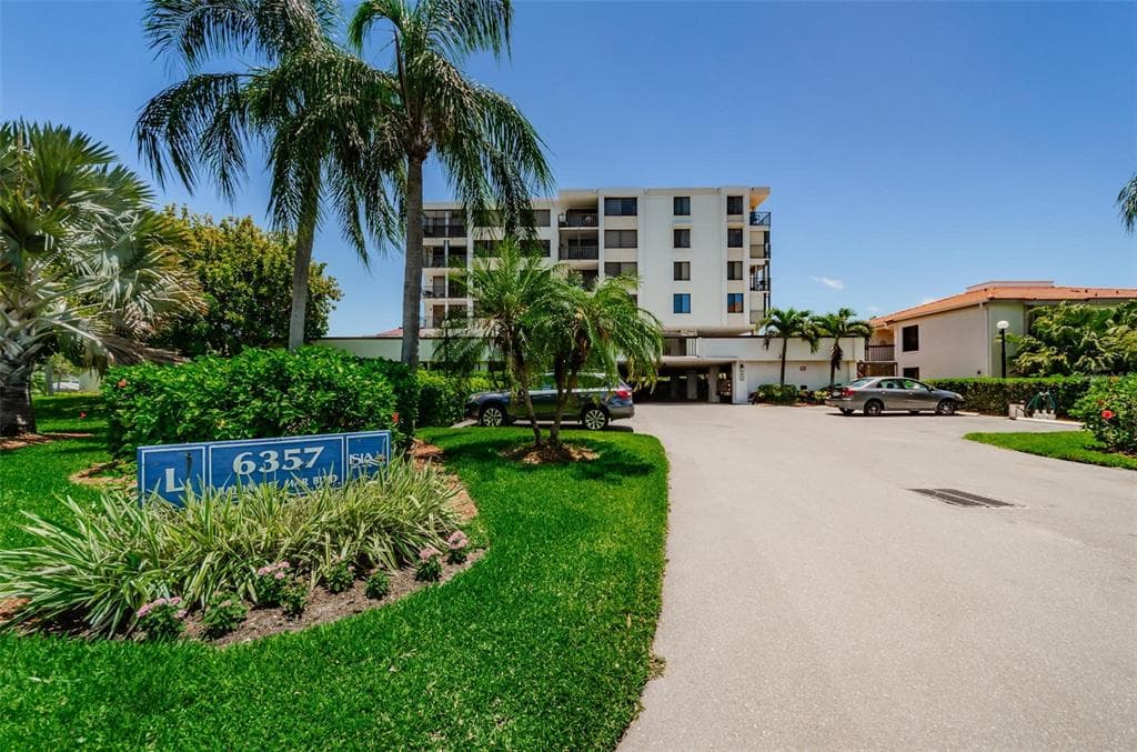 6357 BAHIA DEL MAR BOULEVARD UNIT 407 ST PETERSBURG, FL 33715