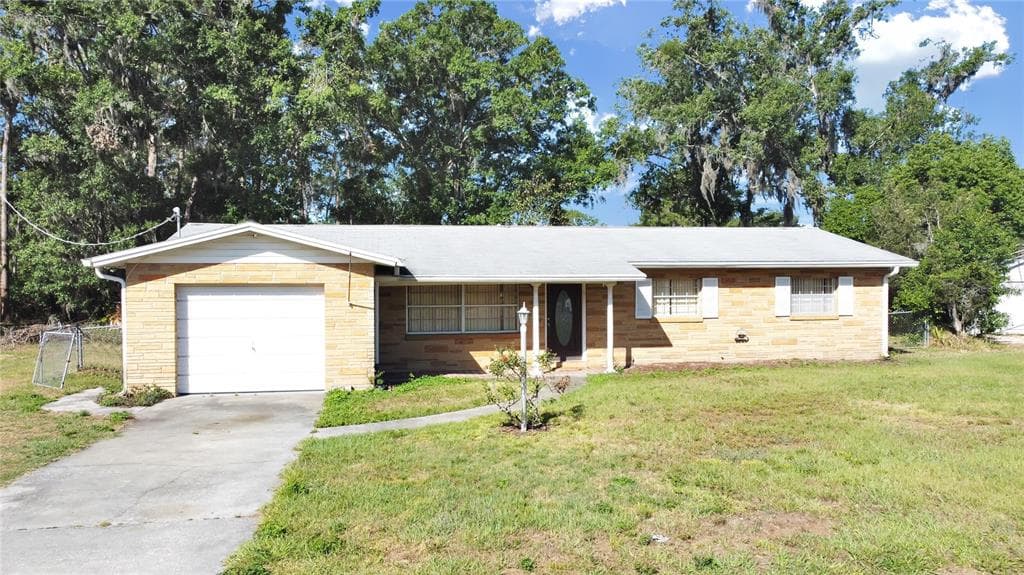 6105 LAWNCREST PLACE DOVER, FL 33527