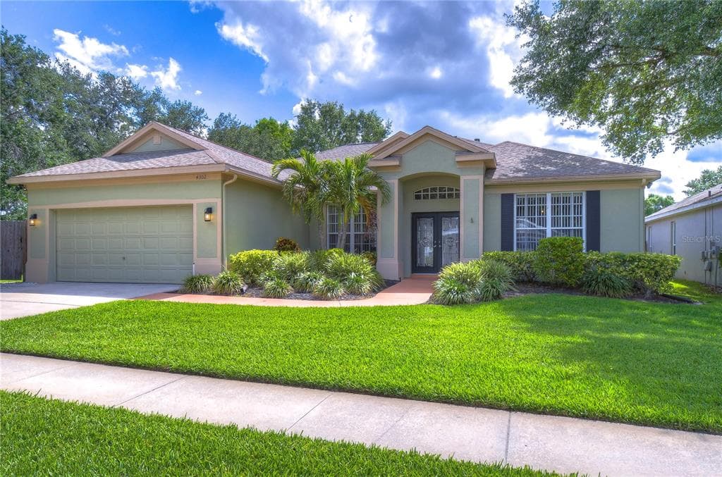 4302 RIVER CLOSE BOULEVARD VALRICO, FL 33596