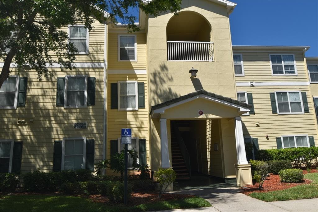 18511 BRIDLE CLUB DRIVE UNIT 18511 TAMPA, FL 33647