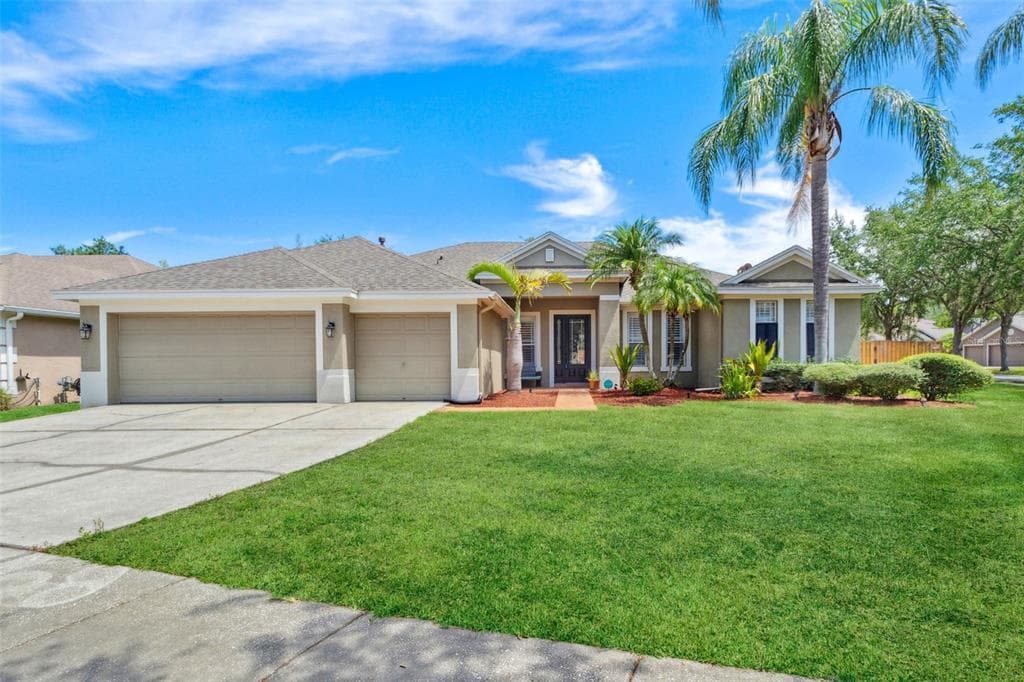 19328 AUTUMN WOODS AVENUE TAMPA, FL 33647