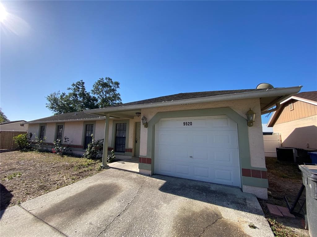 9520 DRAKEMILL COURT TAMPA, FL 33615
