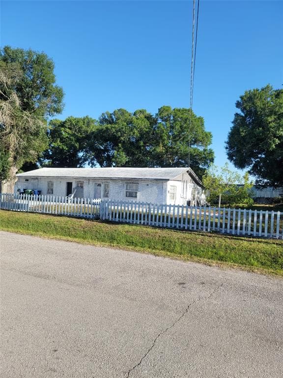 4034 W COMANCHE AVENUE TAMPA, FL 33614