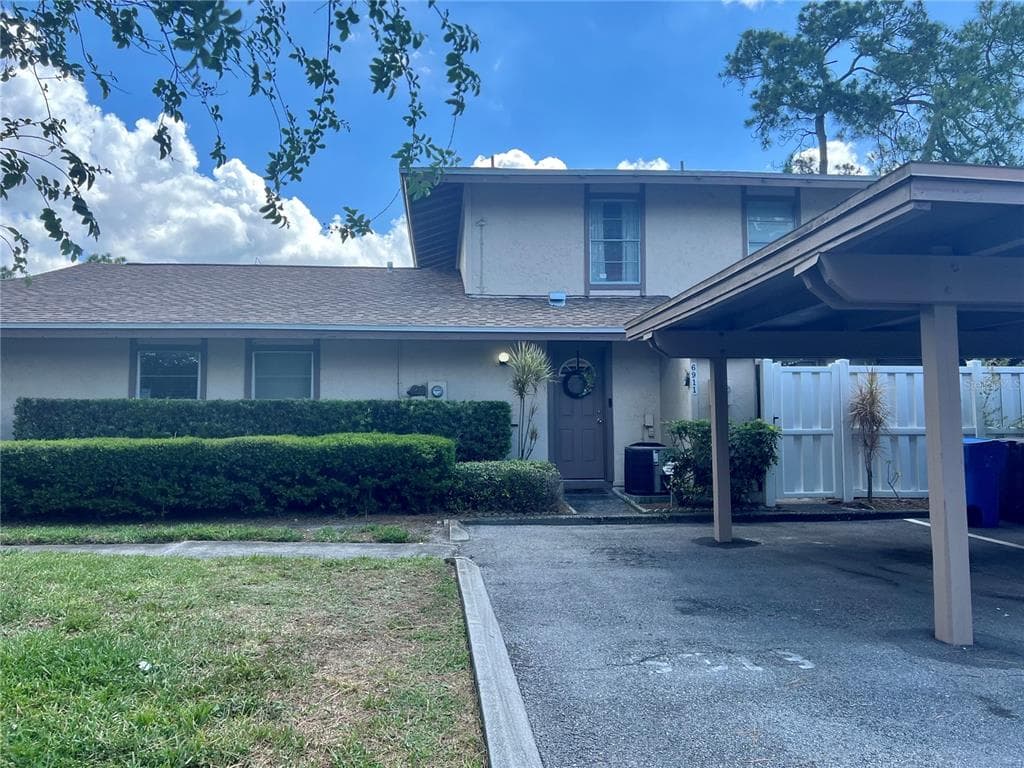 6911 MEXICALA COURT TAMPA, FL 33634