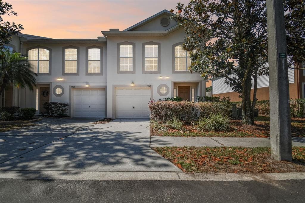 9941 ASHBURN LAKE DRIVE TAMPA, FL 33610
