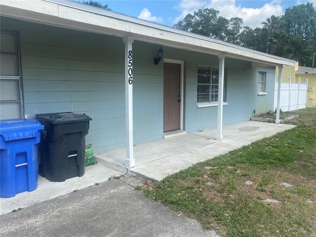 8506 TWIN LAKES BOULEVARD TAMPA, FL 33614