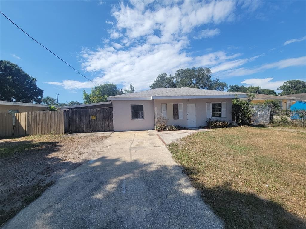 8205 48TH AVENUE N ST PETERSBURG, FL 33709
