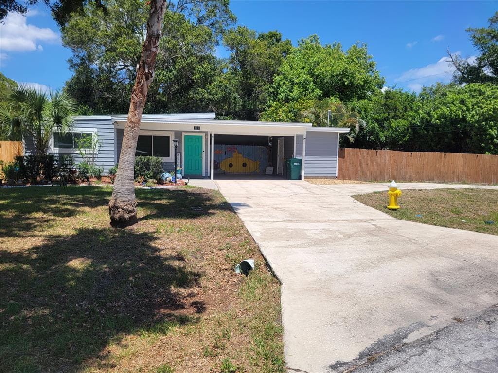 135 MELODY LANE LARGO, FL 33771