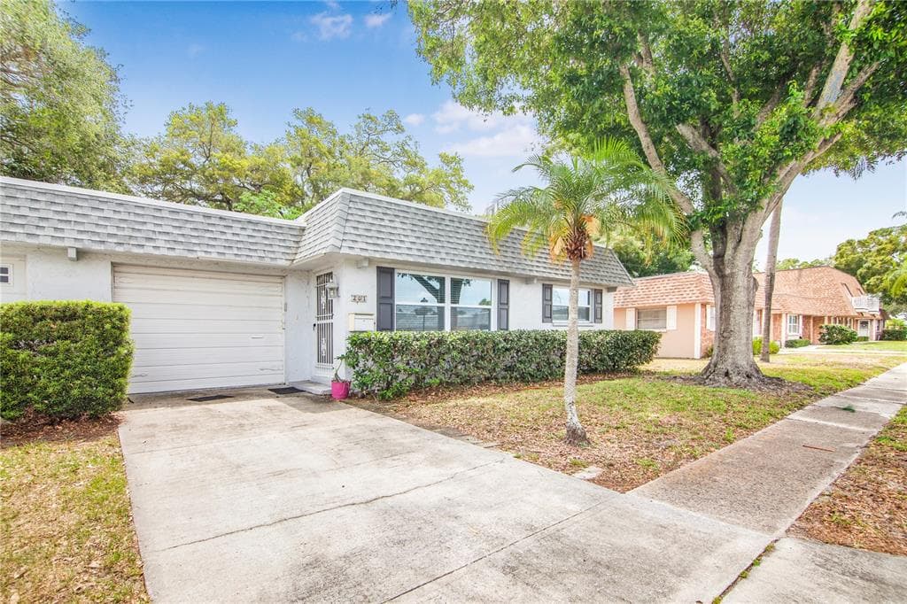 201 MINDY DRIVE UNIT 201 LARGO, FL 33771
