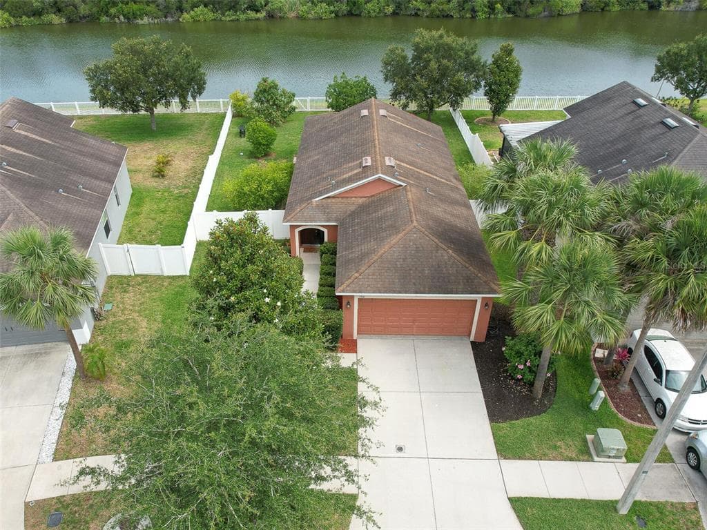 7516 FOREST MERE DRIVE