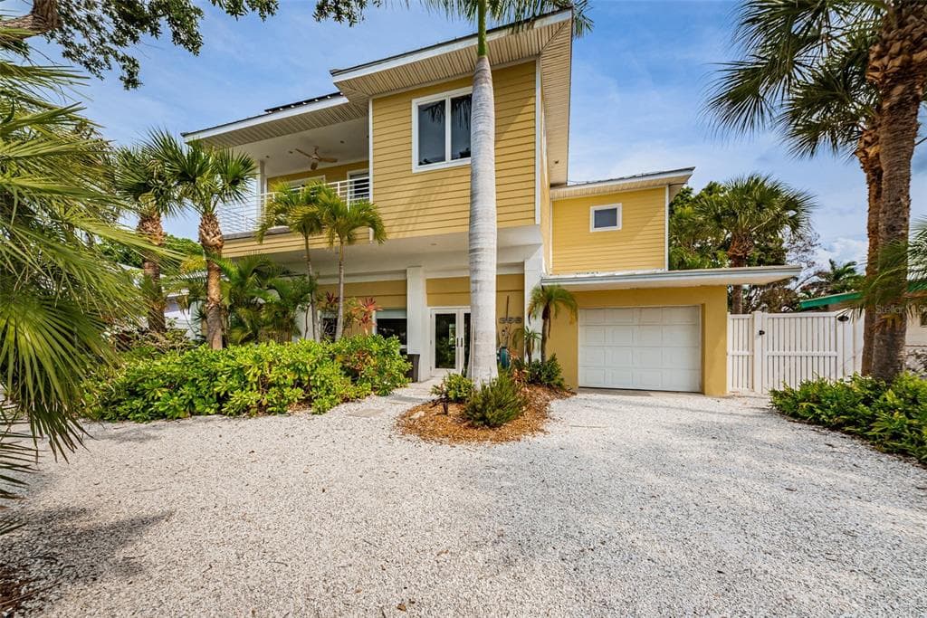 366 39TH AVENUE ST PETE BEACH, FL 33706