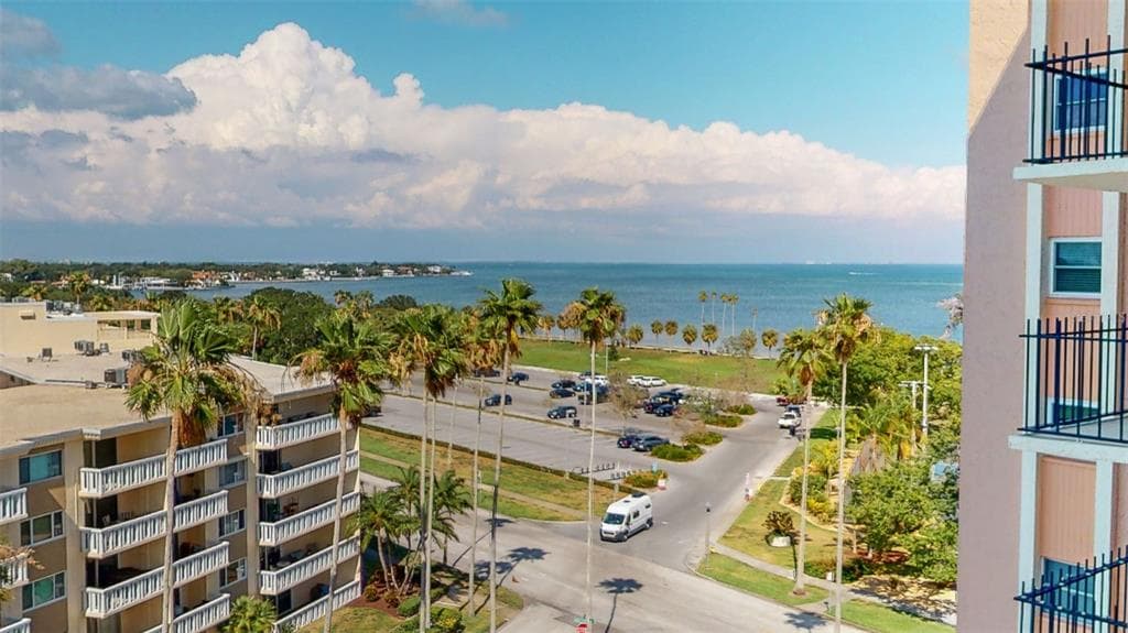 1120 N SHORE DRIVE NE UNIT 804 ST PETERSBURG, FL 33701